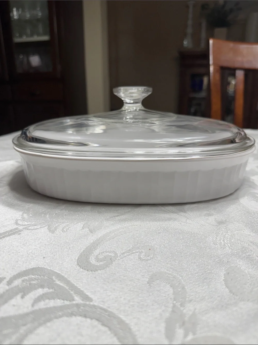 Corning ware French white  oval casserole with lid.   Size 1.8ltr.
